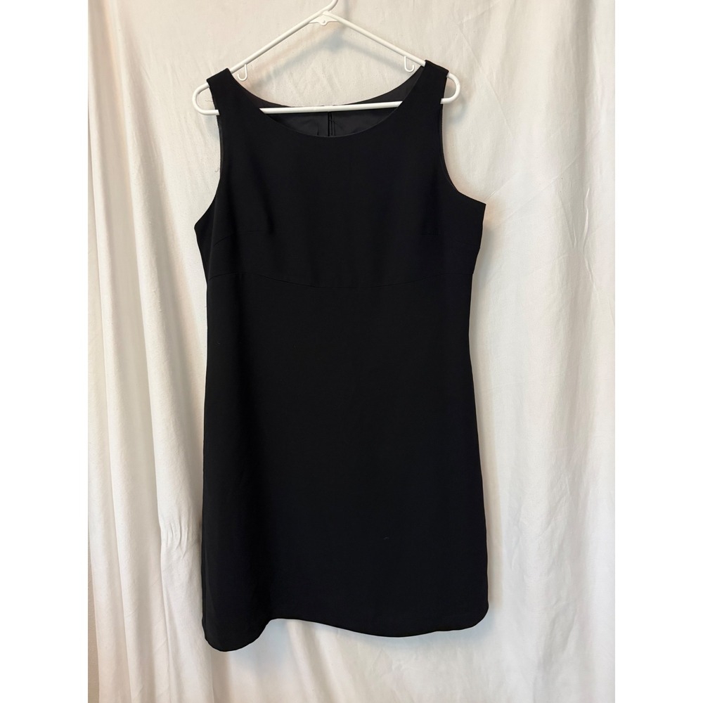 Sport Collection Black Sleeveless Shift Dress Made in Canada Size 14 Workwear